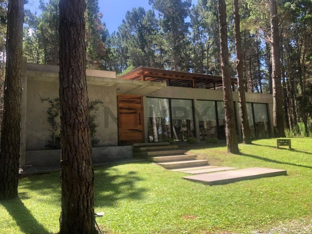 Casa 4 ambientes en Villarobles — foto 1