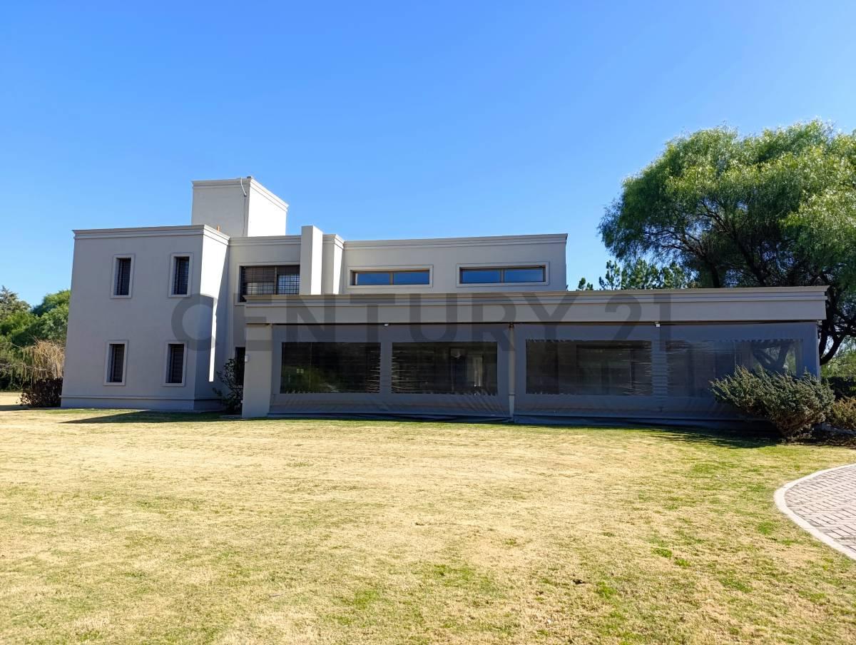 VENTA CASA 5 DORM CON PISCINA EN CAMPOS DEL VIRREY — foto 1