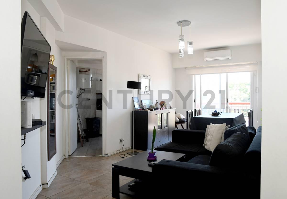 Departamento en venta 2 ambientes con balcón corrido al frente en Villa luro — foto 1