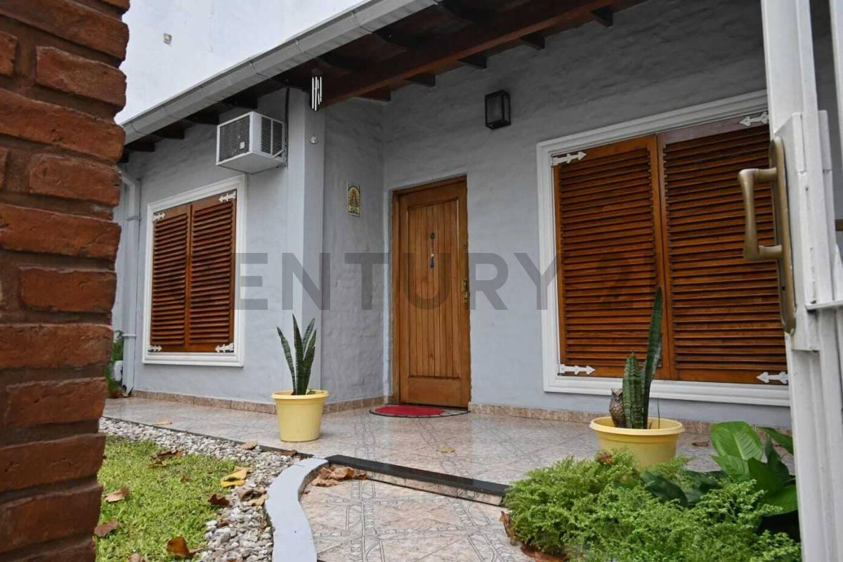 DOS PROPIEDADES EN BLOQUE MAS DEPARTAMENTO EN PLANTA ALTA SOBRE LOTE DE 20 X 30 MTS — foto 1
