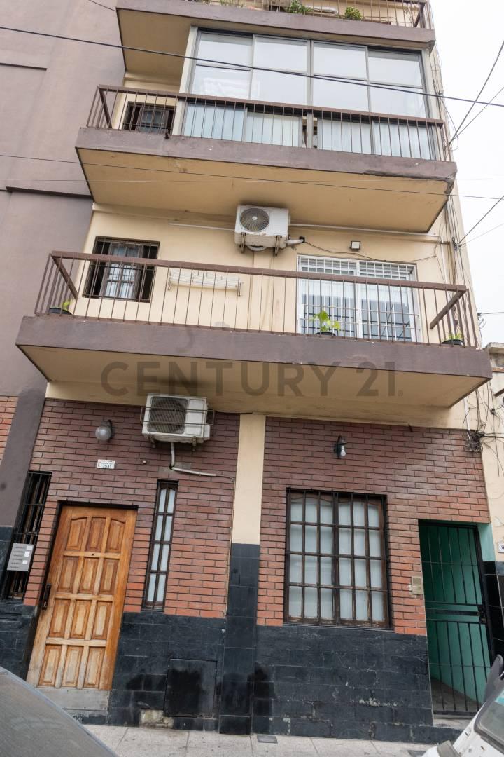 DEPARTAMENTO 3 AMBIENTES EN VENTA CON PATIO – CIUDADELA — foto 1