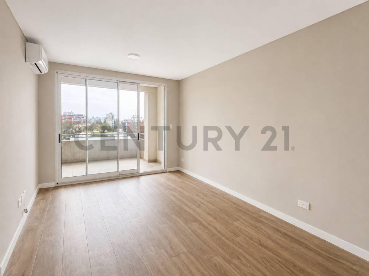 VENTA - SEMIPISO al FRENTE, 3 amb CON COCHERA-SUITE, VESTIDOR Y BALCÓN ATERRAZADO -Villa del Parque — foto 1
