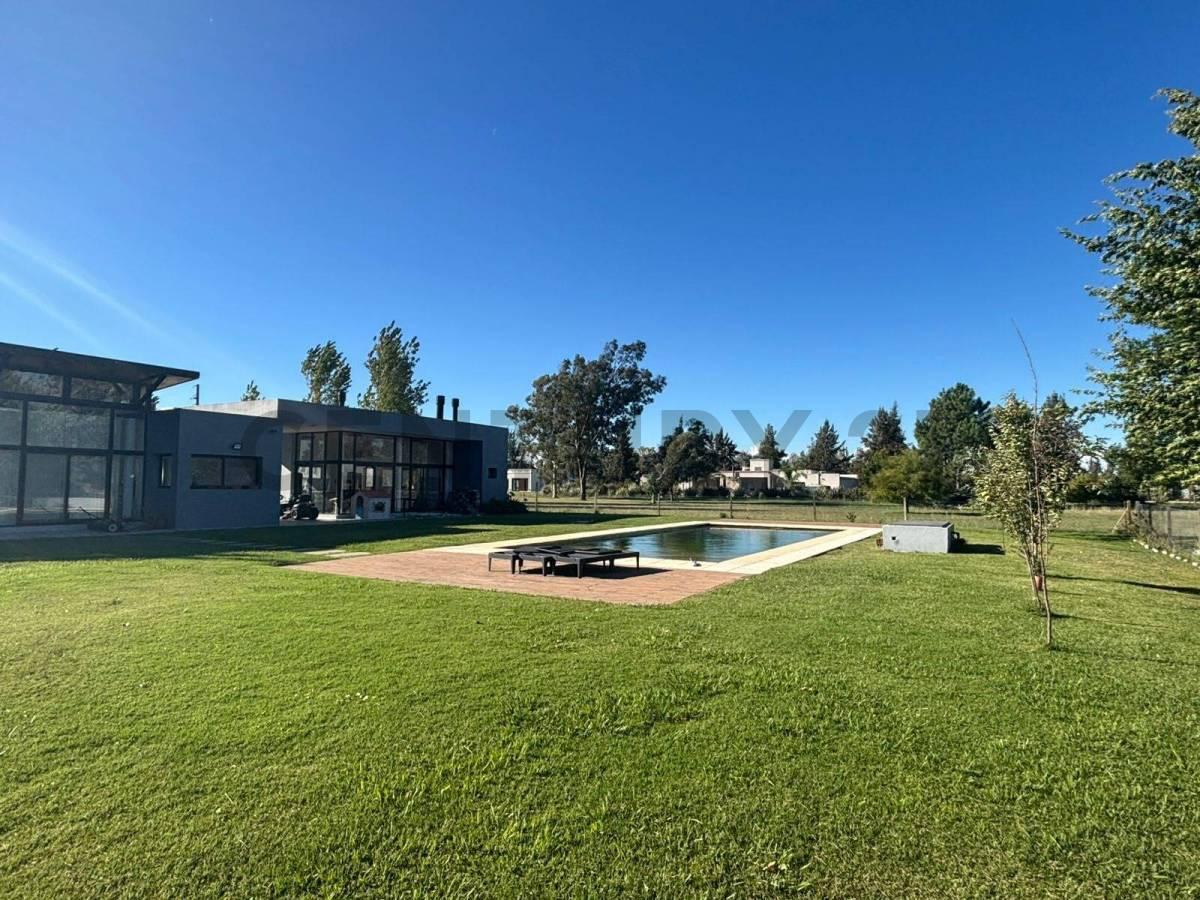 VENTA/ ALQUILER - VIVIR COMO TODOS SUEÑAN- Exclusiva residencia de categoría en Barrio Cerrado — foto 1