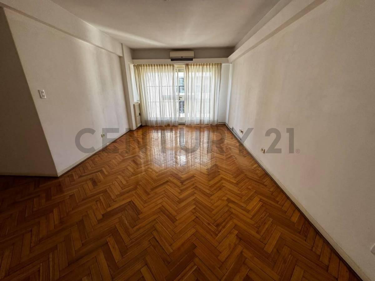 Venta 3 ambietes con dependencia en Caballito — foto 1