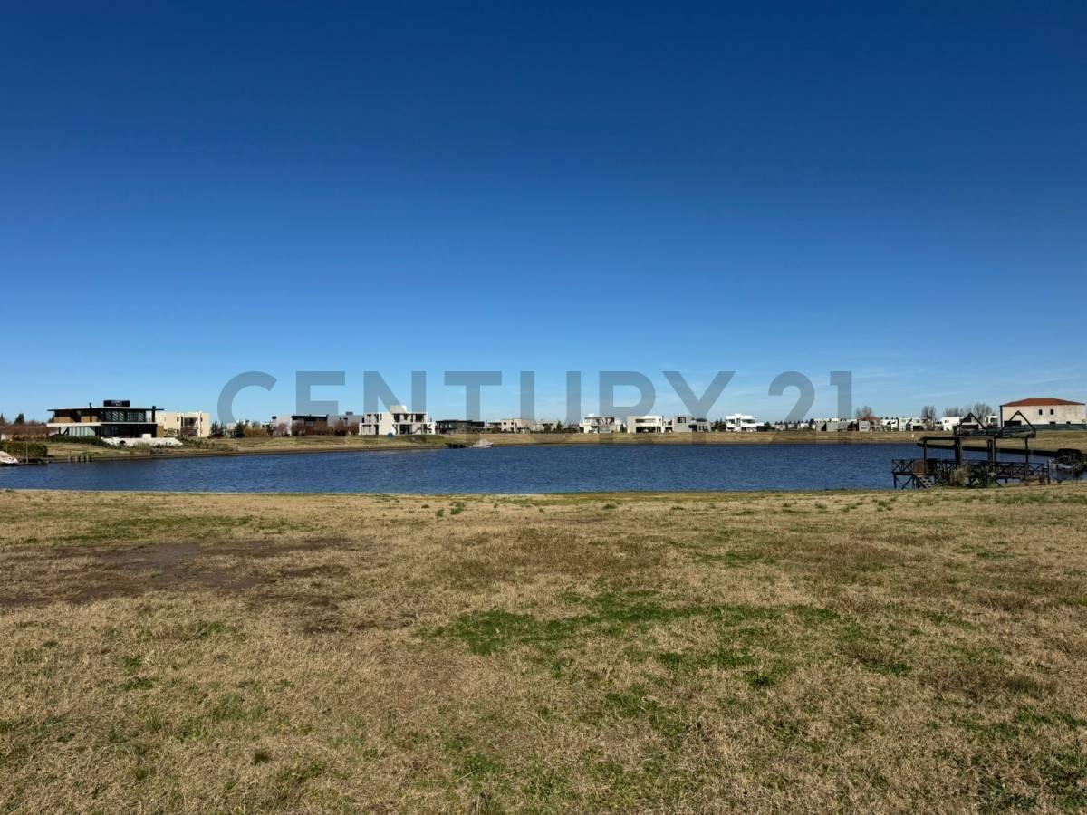 Lote al agua y salida al río Luján, con amarra - El Naudir Aguas Privadas Etapa II — foto 1