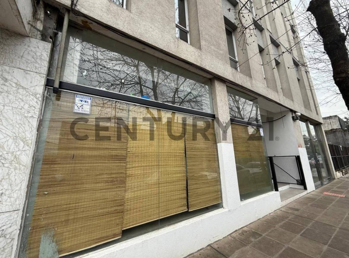 Venta de moderno Local comercial con renta, ideal inversor, Pilar centro! — foto 1