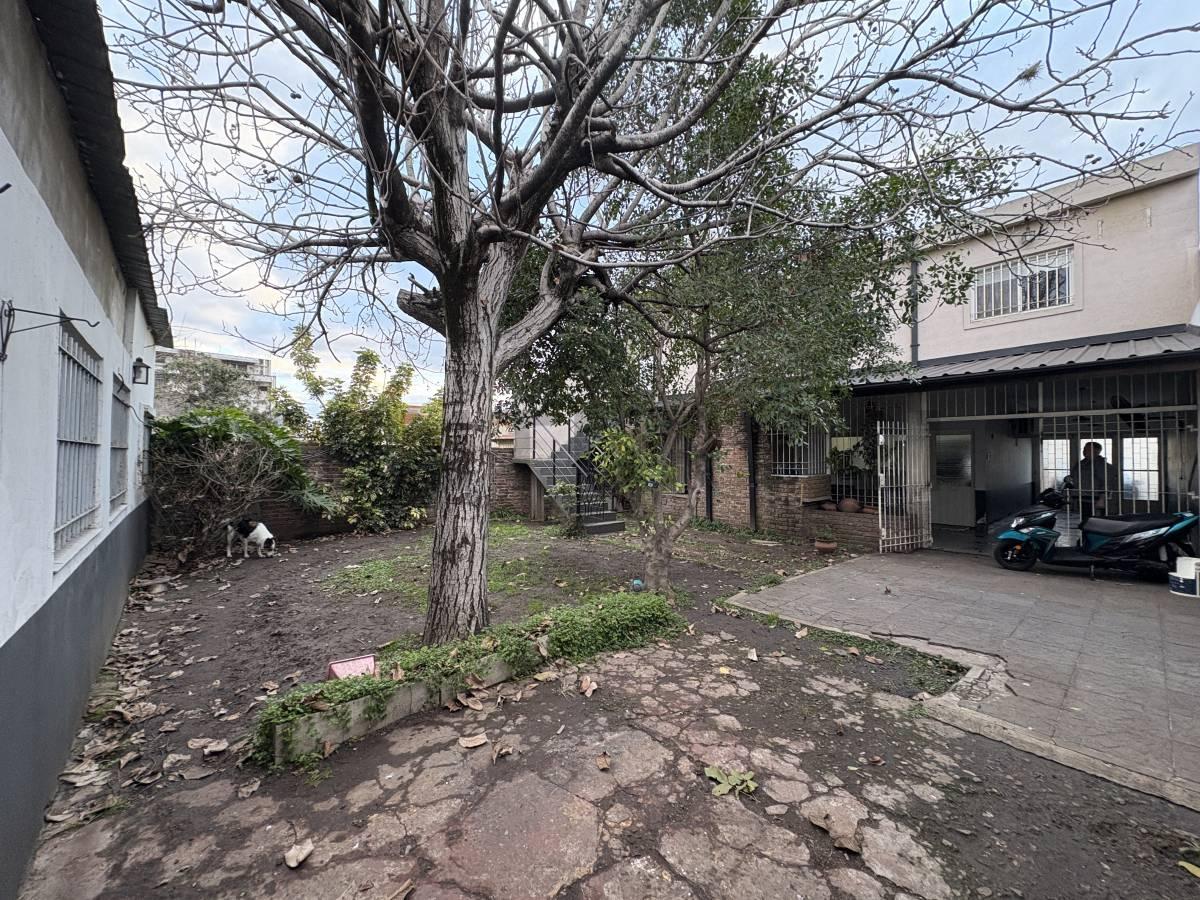 CASA MULTIFAMILIAR 7 AMBIENTES / 2 VIVIENDAS EN VENTA EN MORÓN — foto 1
