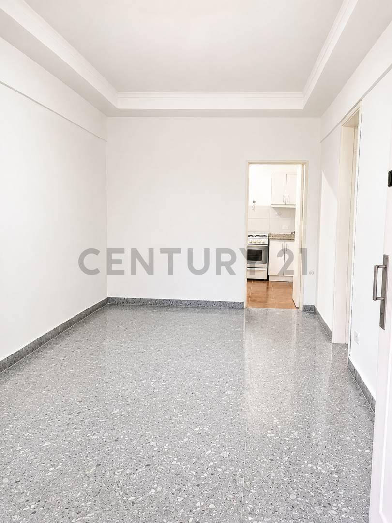 VENTA DEPARTAMENTO EN SAAVEDRA CON ENTRADA INDEPENDIENTE -PATIO- APTO CREDITO — foto 1
