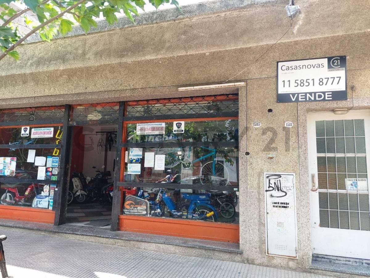 Venta Casa 4 ambientes con local al frente en Floresta — foto 1