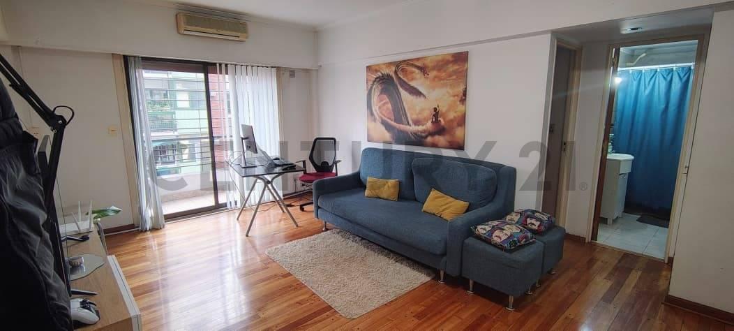 ALQUILER- DOS AMBIENTES CON BALCÓN AL FRENTE — foto 1