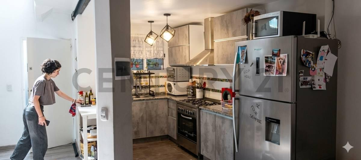 PH EN PATERNAL, 5 AMB 2 BAÑOS COMPLETOS, 1 EN SUITE, RECICLADO A NUEVO, TIPO DUPLEX CON PATIO INTERN — foto 1