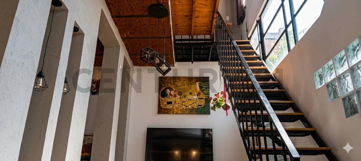 PH RECICLADO A NUEVO, 5 AMB 2 BAÑOS COMPLETOS, CON PATIO INTERNO EN PATERNAL — foto 1