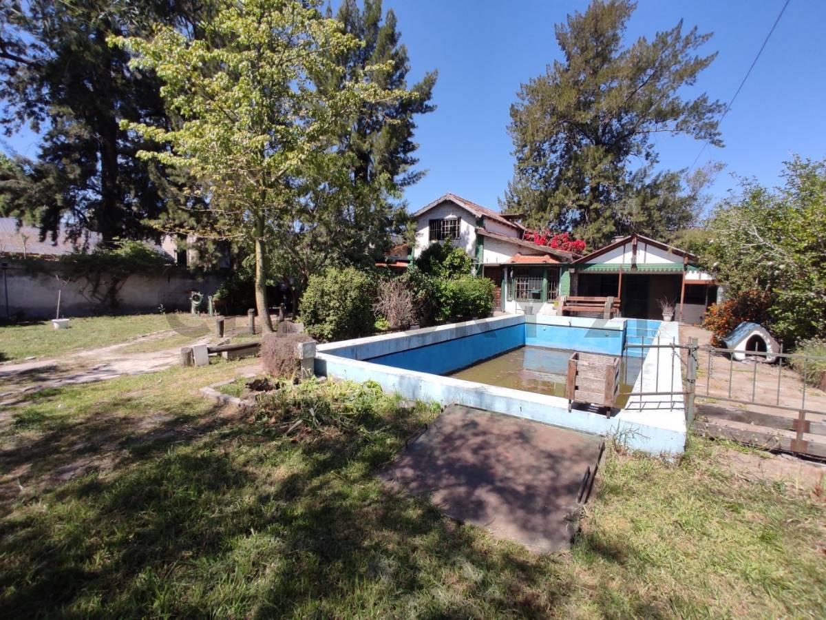 Impecable casa dentro de un inmenso lote en el barrio de Bella Vista San Miguel, con fácil acces... — foto 1