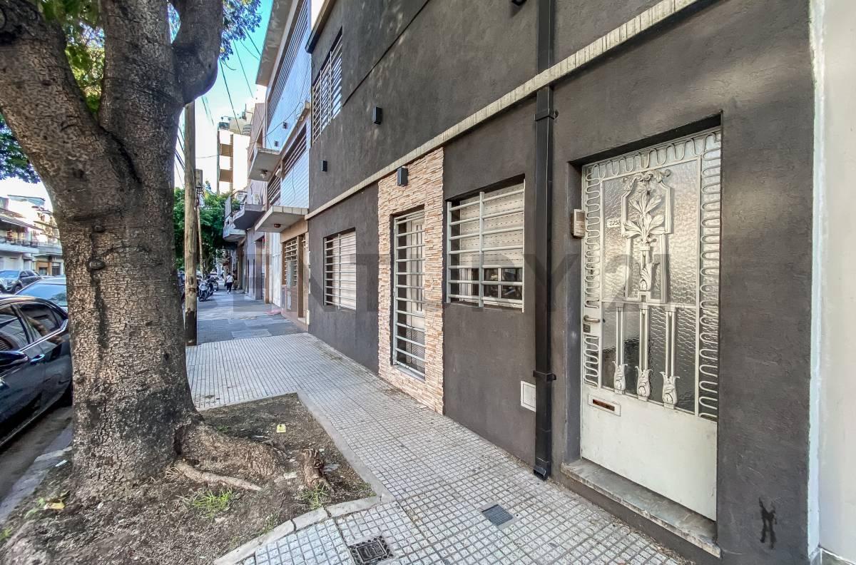 VENTA PH 3 AMBIENTES en MONTE CASTRO con PATIO Y TERRAZA — foto 1