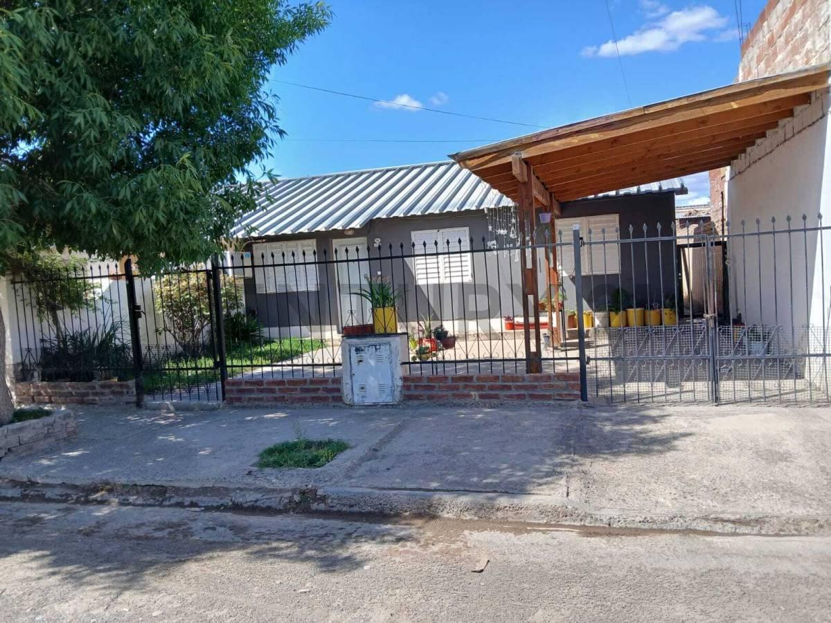 CENTURY 21 VENDE CASA EN VILLA REGINA — foto 1