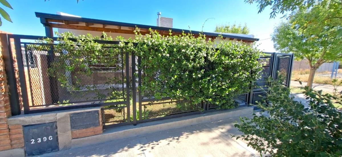 Casa 3 dormitorios en terreno de 640m2 en esquina - Bº Circulo Policial — foto 1