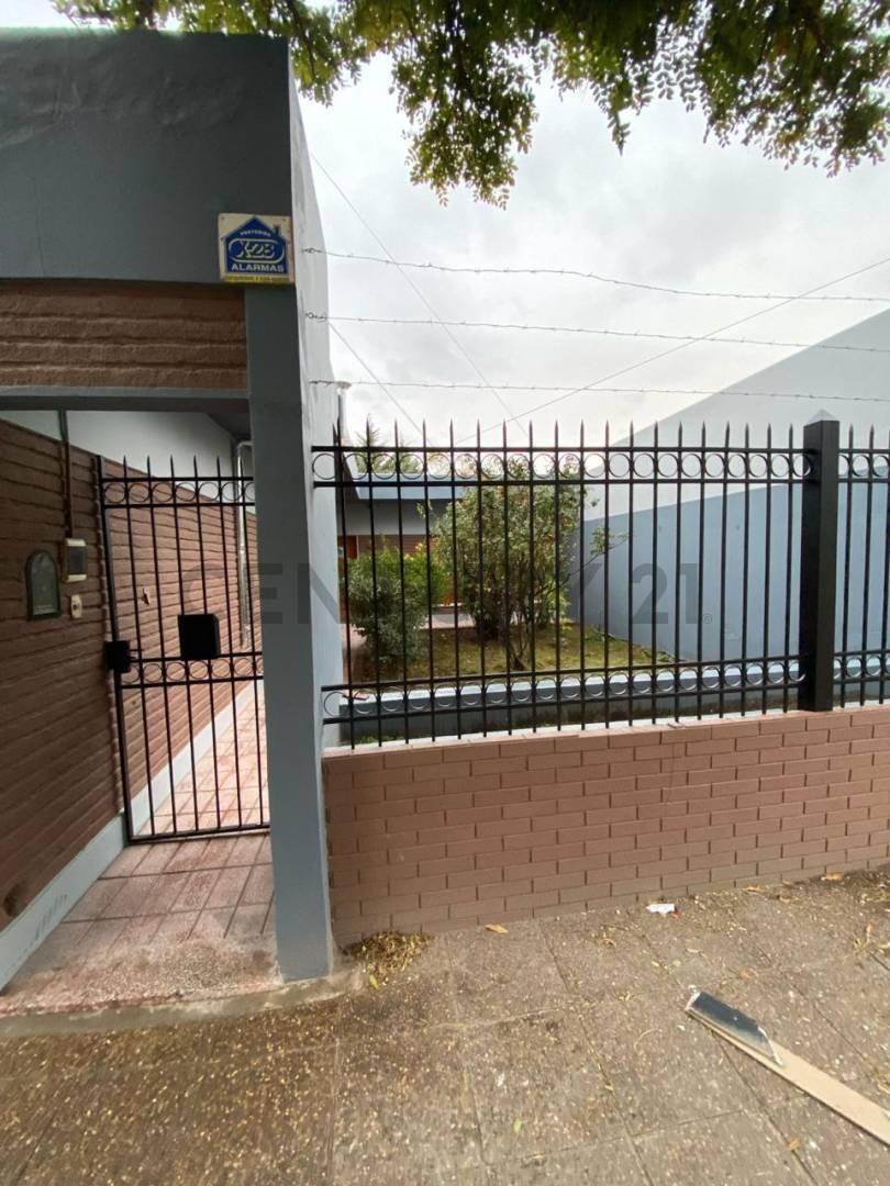 Oportunidad de Inversión en General Roca – Venta de 3 Departamentos Independientes — foto 1