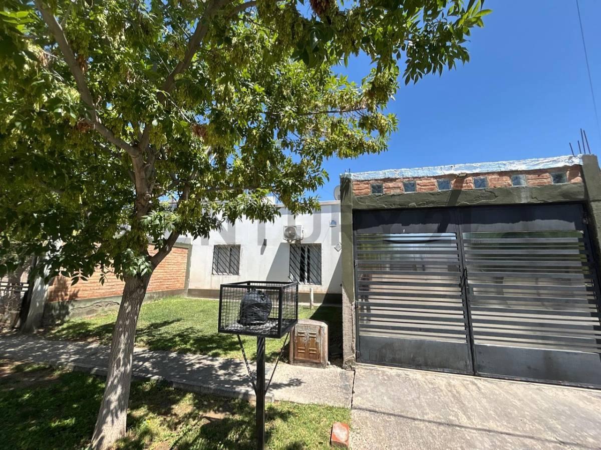 Venta de Casa en General Roca — foto 1