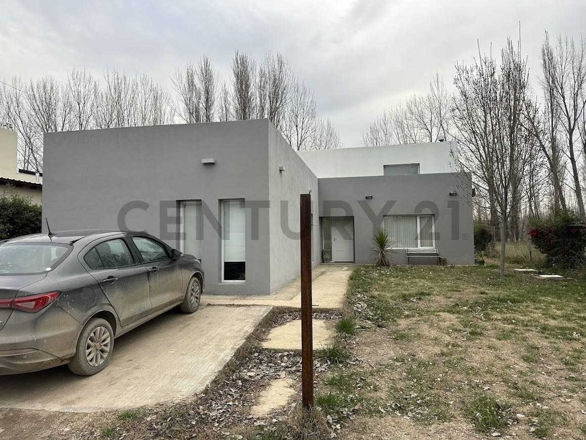 CASA EN VENTA GENERAL ROCA — foto 1