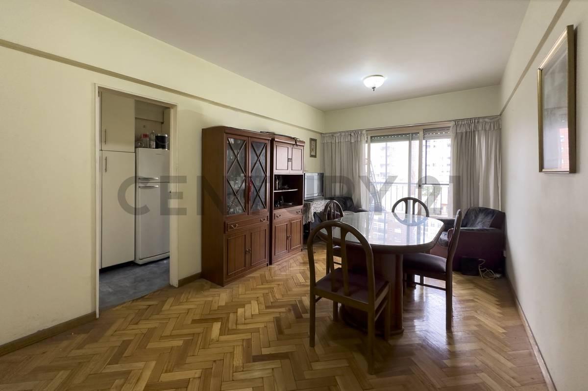 Venta de departamento 2 ambientes con balcón. Vista abierta. Flores Norte — foto 1