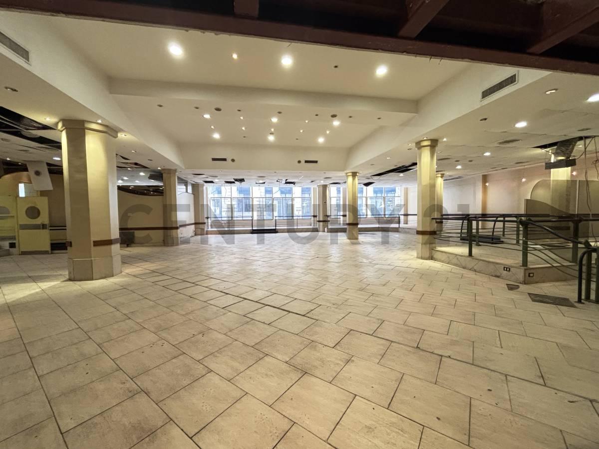Alquiler Oficina 687 m² – Edificio Histórico en Galería Güemes, Vista a Calle Florida — foto 1