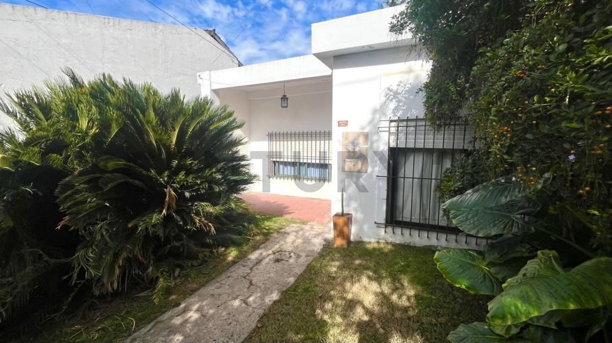 VENTA CASA 4 AMB + PARQUE + COCHERA , LOS POLVORINES — foto 1