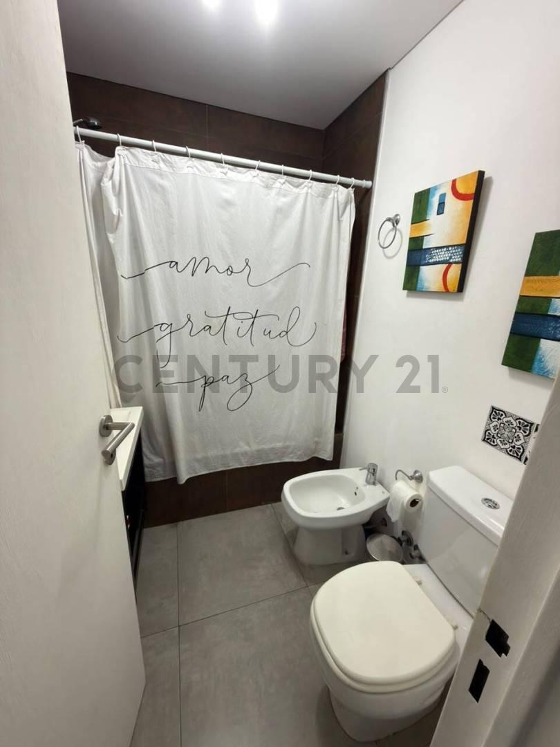 VENTA MONOAMBIENTE CON BALCÓN Y VISTA A LA LAGUNA – AQUA 5, LAGOON PILAR — foto 1