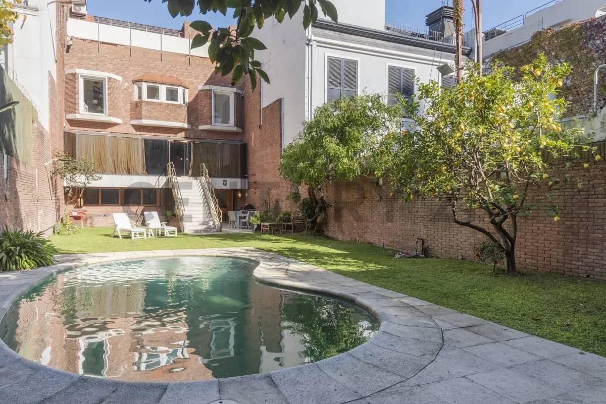 Casa de 500 m² en Barrio Parque, sobre Juez Tedín — foto 1