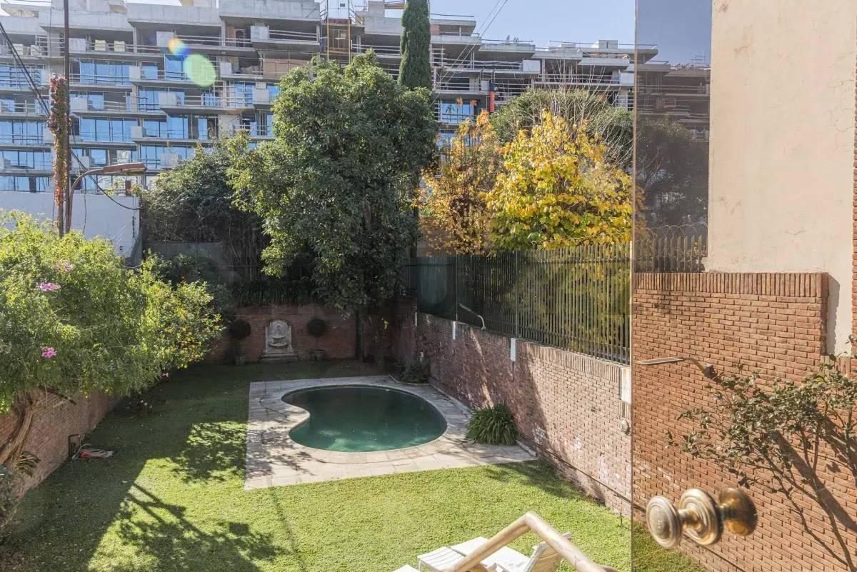 Casa de 500 m² en Barrio Parque, sobre Juez Tedín — foto 1