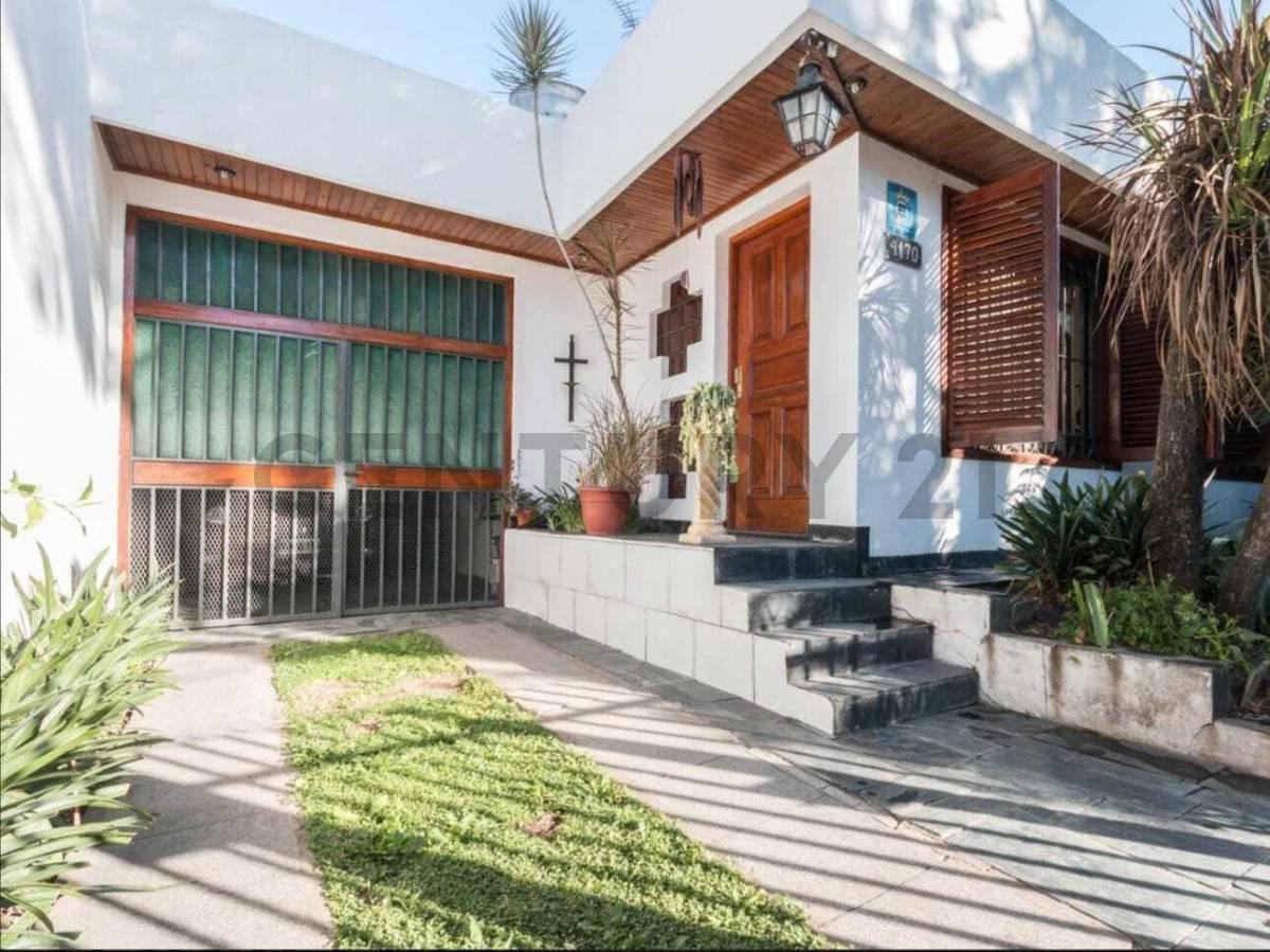 VENTA CASA 4 AMB EN LANÚS OESTE CON GARAGE Y JARDIN — foto 1
