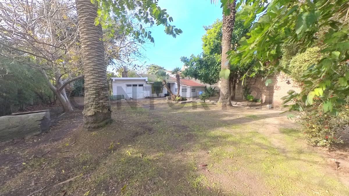 Casa sobre dos terrenos — foto 1
