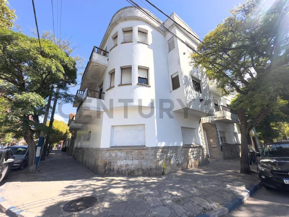 Ph 3 ambientes en Chauvin primer piso por escalera a reciclar — foto 1