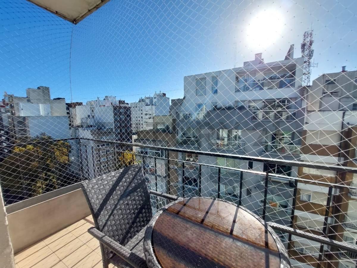 Venta departamento 3 ambientes c/ balcon saliente, espacio de cochera y baulera. Zona Plaza Mitre — foto 1