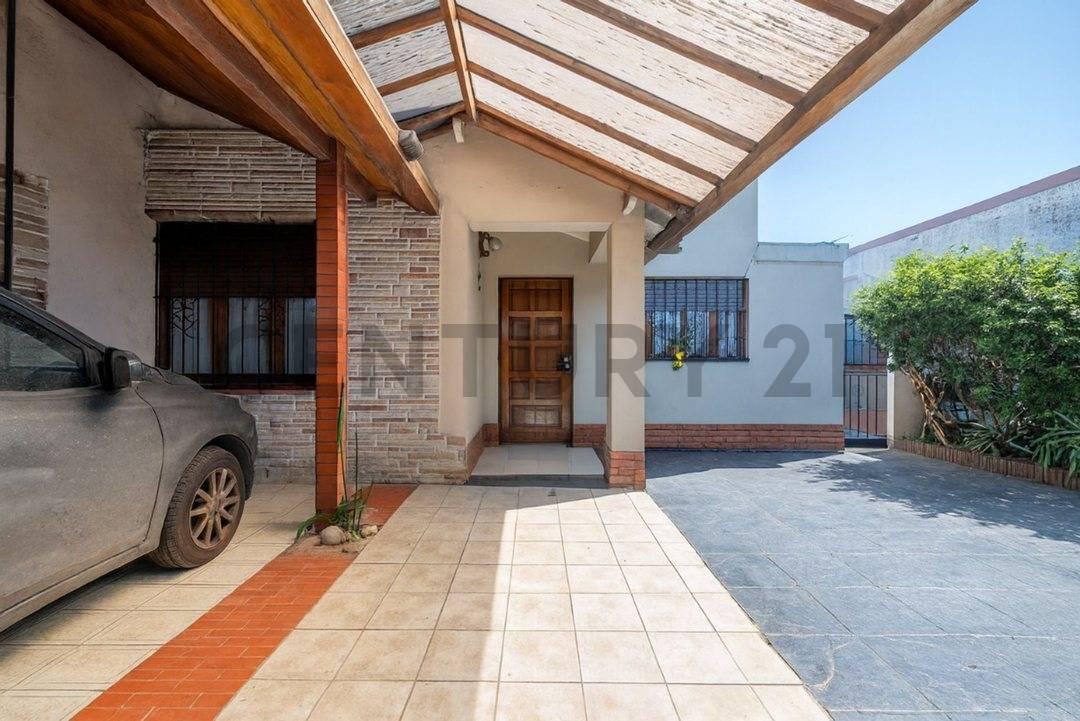 VENTA CASA TEMPERLEY 5AMB C/PILETA Y JARDIN — foto 1