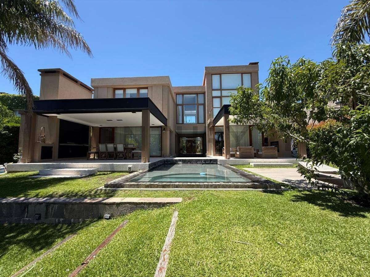 VENTA CASA 7 AMB EN NORDELTA CABOS DEL LAGO — foto 1