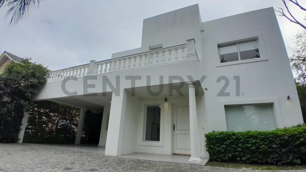 VENTA CASA 4 AMBIENTES + DEPENDENCIA DE SERVICIO EN BARRIO LA MASIA - PILAR. — foto 1