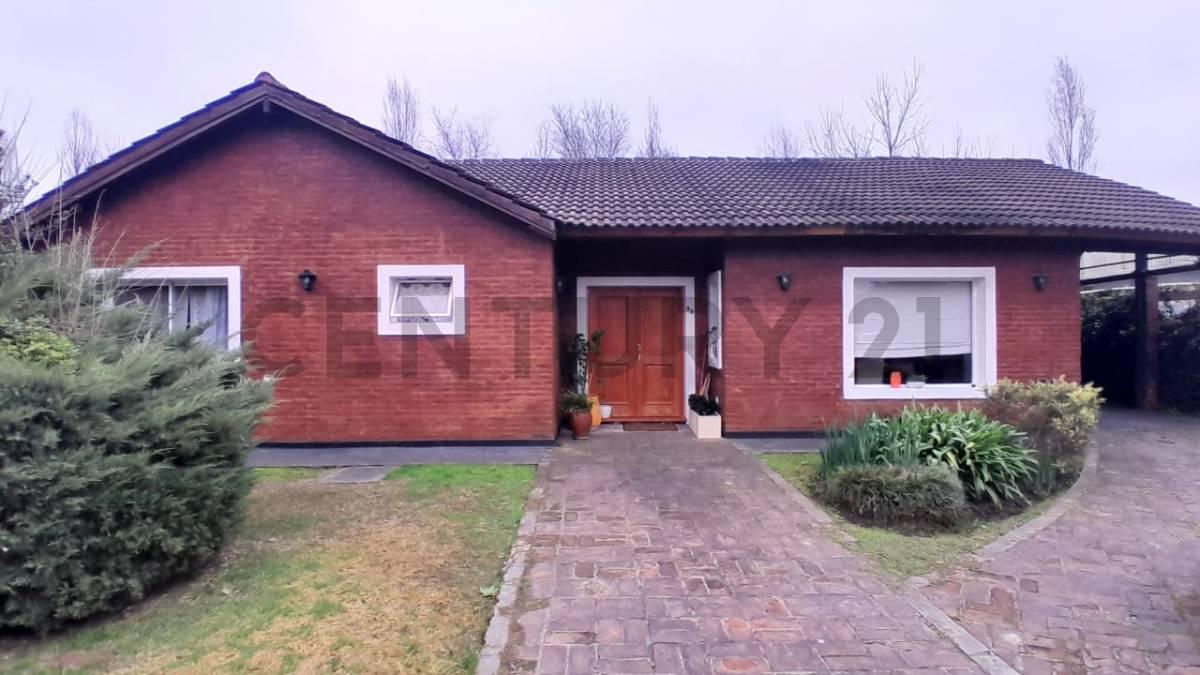VENTA CASA 4 AMB Y DEPENDENCIA CON PILETA EN LA MASIA APTO CREDITO — foto 1