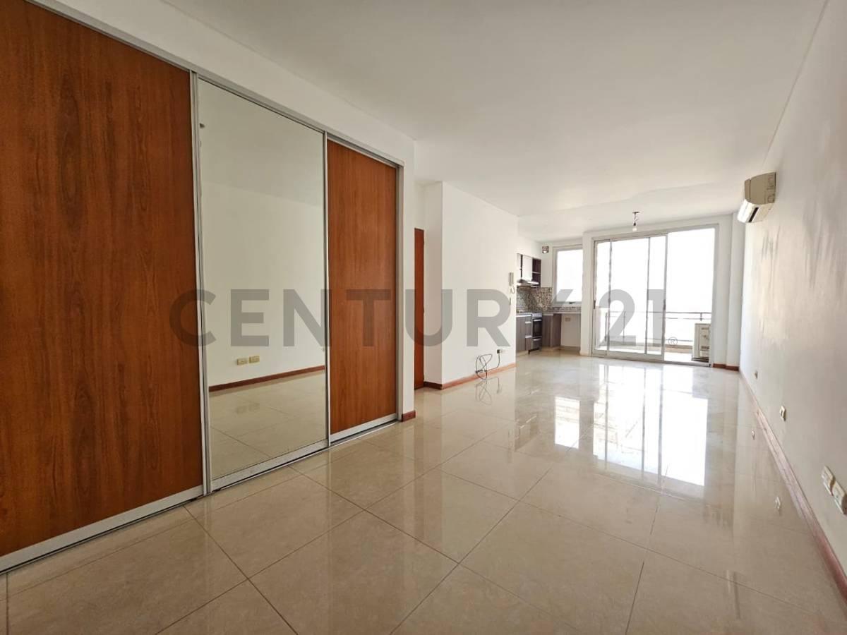 Alquiler de Monoambiente con Balcón en Flores — foto 1