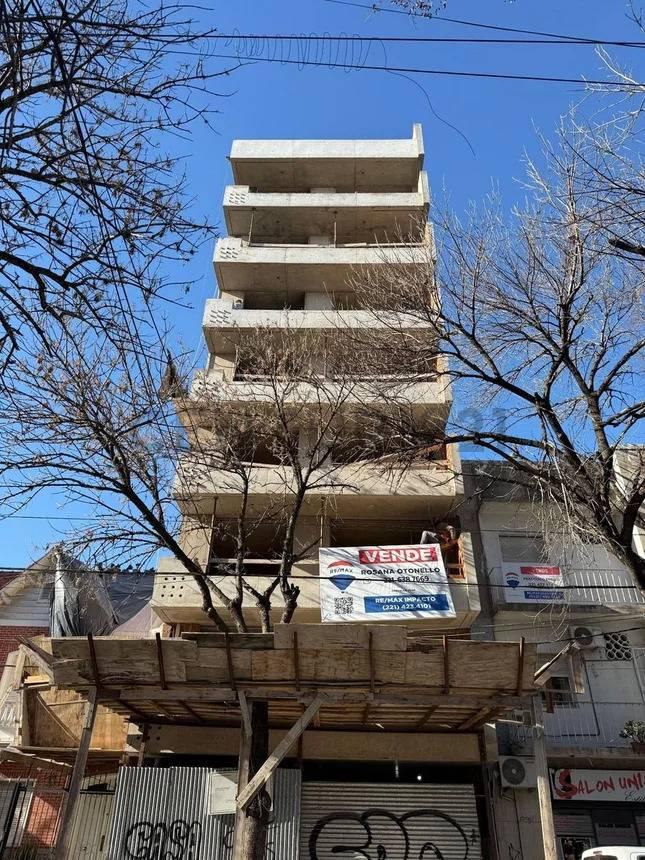 MONOAMBIENTE EXCLUSIVO DE CATEGORÍA – LA PLATA Calle 57 e/ 18 y 19 – Vistas abiertas, verde y pilet — foto 1