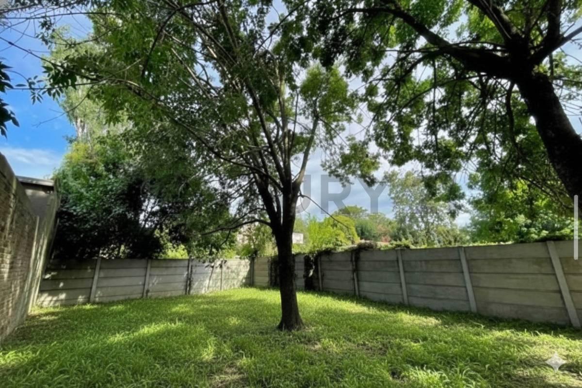 ???? LOTE EN VENTA - VILLA CASTELLS / GONNET - CITY BELL 10x31.5 486 entre 11 y 12 — foto 1