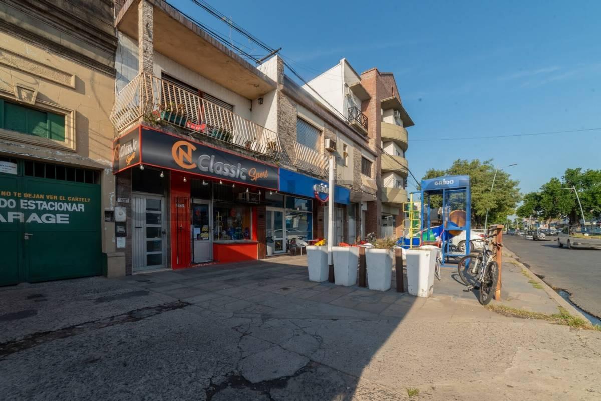 VENTA Locales comerciales + Departamentos + cocheras - Avenida 7 de marzo, Santo Tomé — foto 1