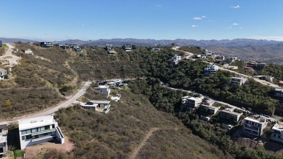 En venta Lote 1800 m2 con vista en La Deseada Country — foto 1