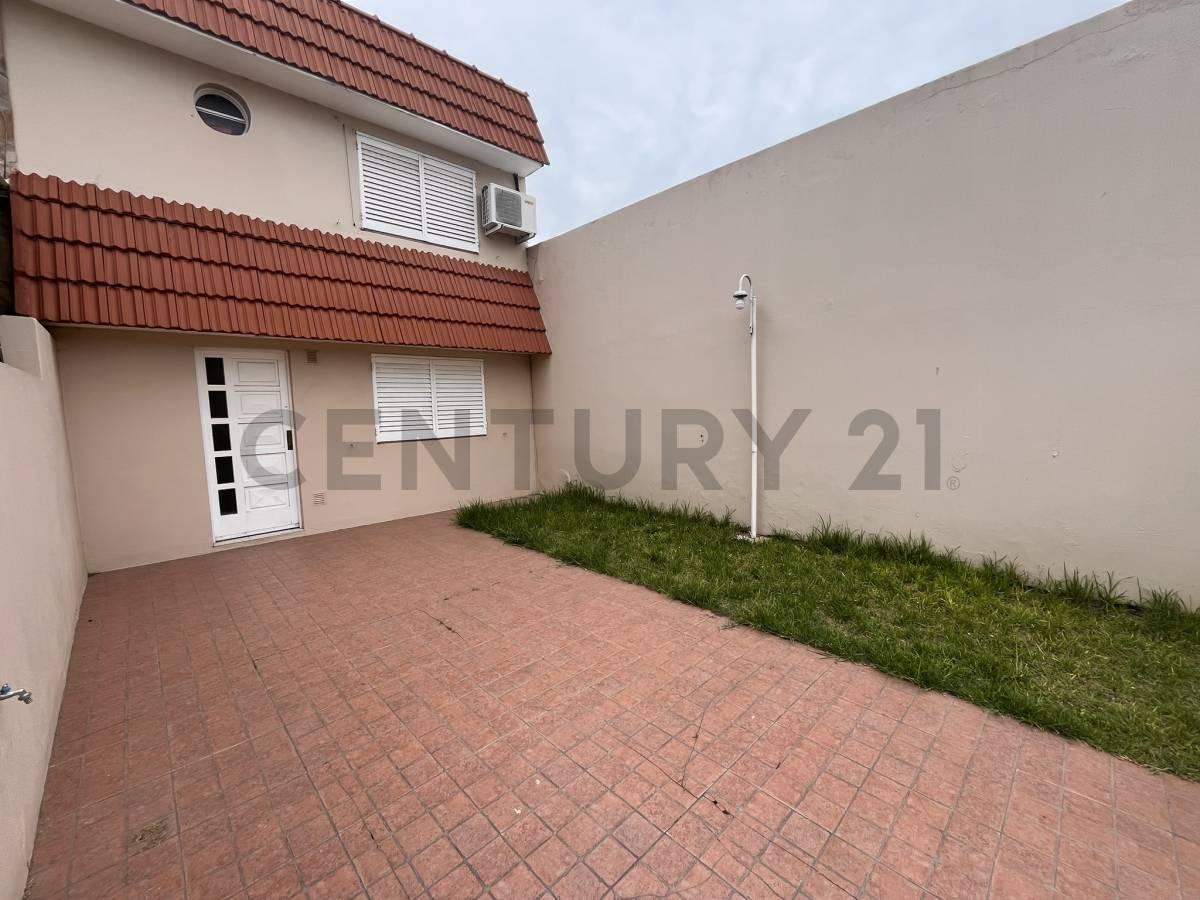 CASA VENTA EN LOS HORNOS 3 DORMITORIOS DUPLEX — foto 1