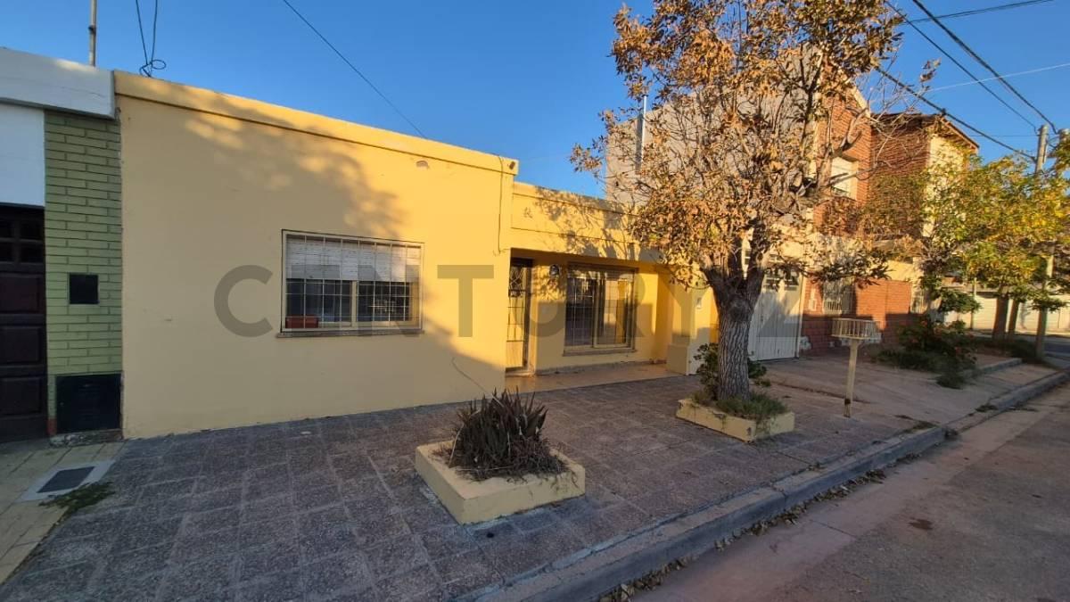 Venta Casa Dos Dormitorios Mariano Moreno — foto 1
