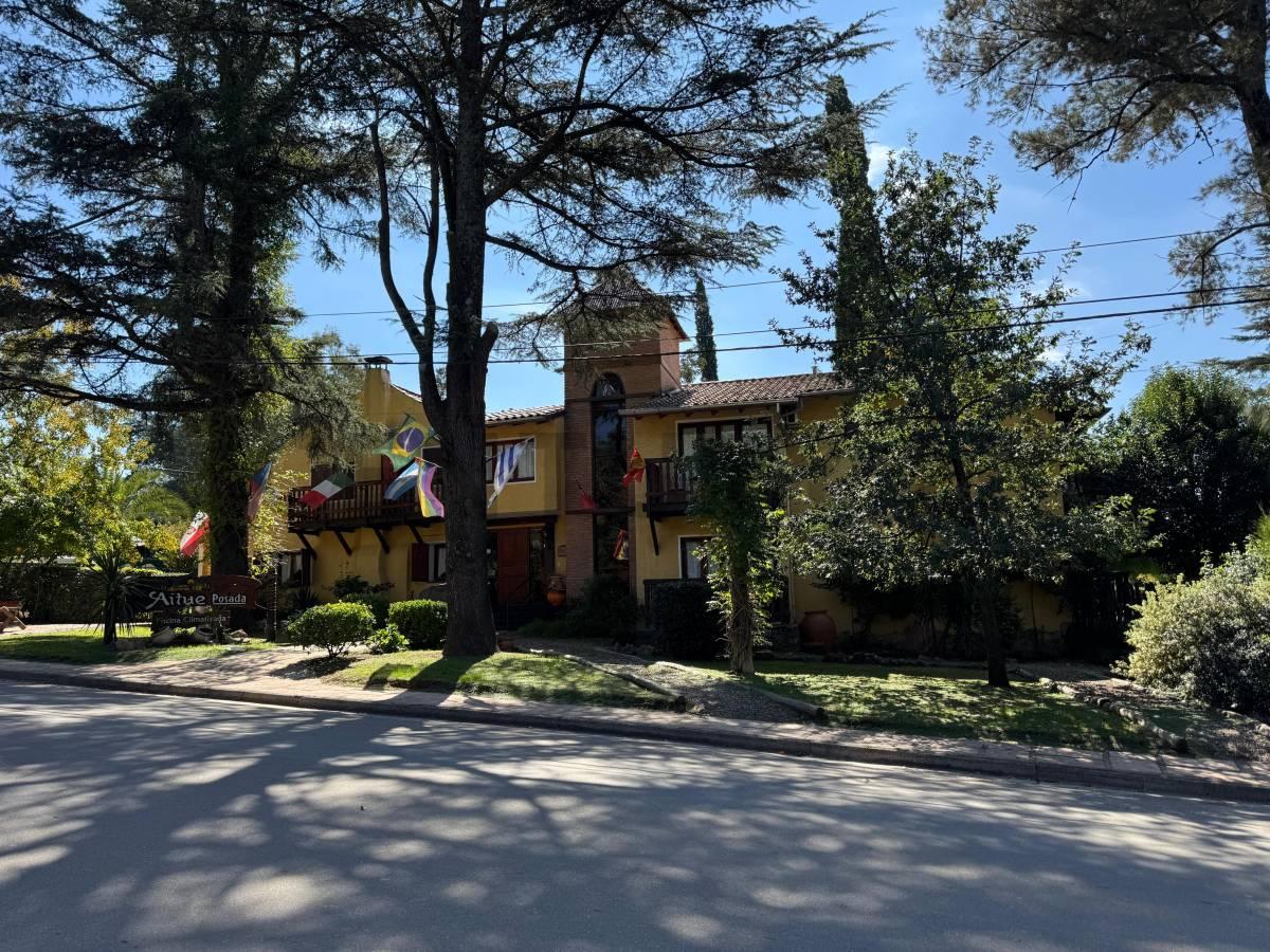 VENTA POSADA VILLA GENERAL BELGRANO CENTRO PILETA CLIMATIZADA — foto 1