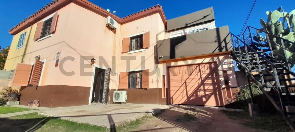 VENTA CASA GRANDE CON DEPTO EN VILLA POSSE — foto 1