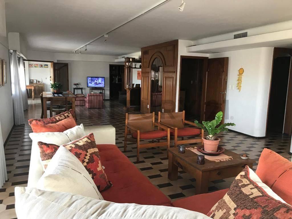 A metros de todo: Piso de 4 Dormitorios y 2 Cocheras, ideal para familias en pleno Centro de Córdoba — foto 1