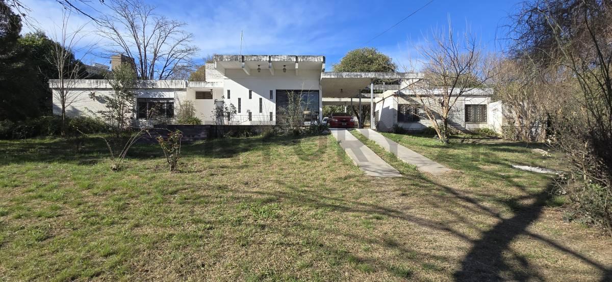 Casa + Dpto + Anexo | 3.965 m² de terreno | Pan de Azúcar, Cosquín | Pileta y asador — foto 1