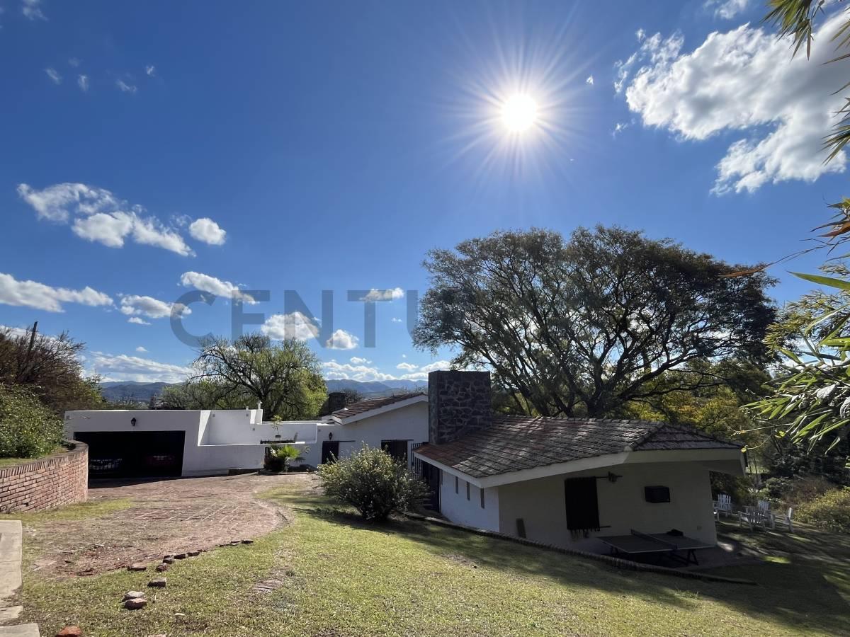 VENTA CHALET TRADICIONAL – 4 DORMITORIOS + OFICINA – B° LOMAS OESTE, VILLA ALLENDE — foto 1