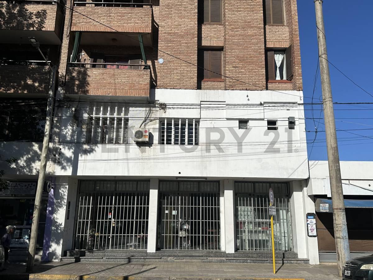 Gran LOCAL de 609 m2 frente Plaza Rafael Nuñez — foto 1